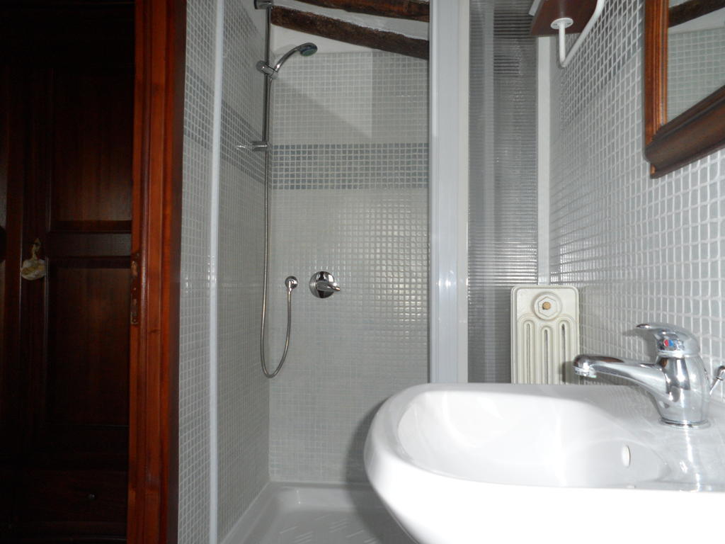 Podere Il Caggio Rooms ซานจีมิญญาโน ห้อง รูปภาพ